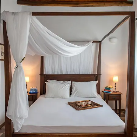 Archipelago Sifnos - Seaside Vathi (Sifnos)