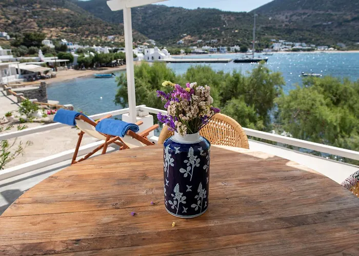 Archipelago Sifnos - Seaside